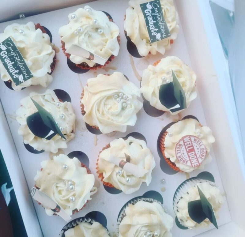 12 Cup Cakes Special Occasions